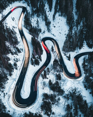 Kurvige Strasse Alpen