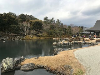 Fototapeta na wymiar Japanese temple lake