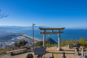 高屋神社 - 天空の鳥居