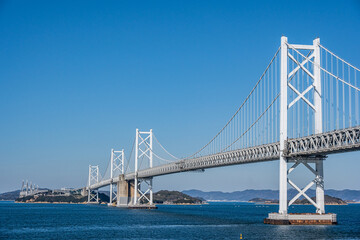 Fototapeta na wymiar 瀬戸大橋記念公園から瀬戸大橋を望む