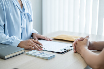 The owner business an agreement with the money proposed by his partner to bribe in the company. The concept of bribery and corruption