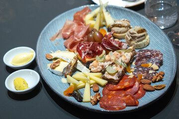 cold cut plate for eat with wine