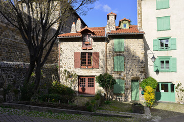 Place du planet de la Rabbe colorée au Puy-en-Velay (43000), département de Haute-Loire en...
