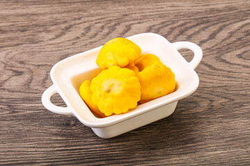 Marinated patissons in the bowl