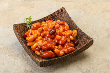 Baked kidney in tomato sauce