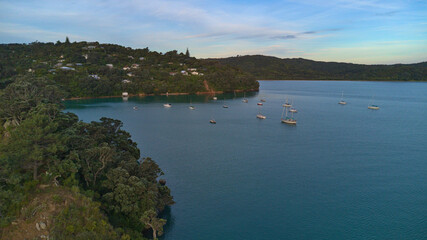 Obraz premium Aerial view of Rocky Bay, Waiheke Island in New Zealand.