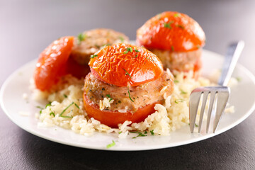 baked stuffed tomato with beef and rice