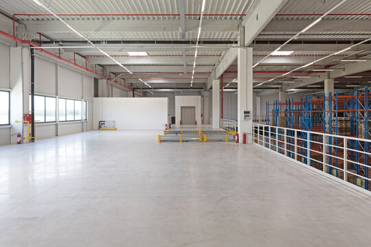 Empty Space Warehouse