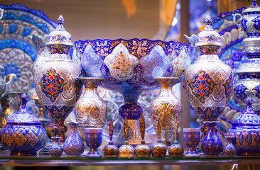 bemaltes Metall, Schalen und Teller und Vasen, Kunst, Naqsch-e Dschahan Marktplatz, Isfahan, Iran