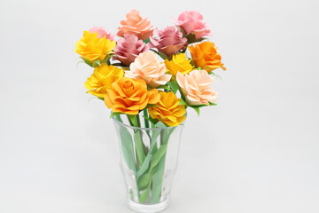 折り紙で作った手作りのバラの花