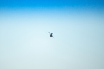 Obraz premium rescue helicopter flying with the door open