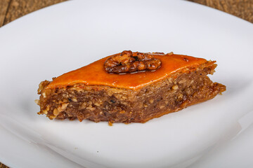 Turkish delight baklava with honey