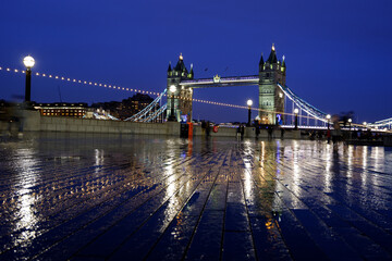 tower bridge at night