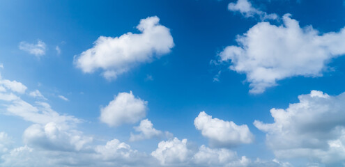 Naklejka na ściany i meble Sky with blue and white cloud fluffy beautiful on daylight 