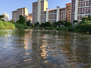 Fototapeta na wymiar SG Residence by river