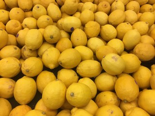 lemons in the market