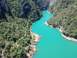 Obraz premium Vistas aéreas del desfiladero de Montrebei entre Catataluña y Aragón.
