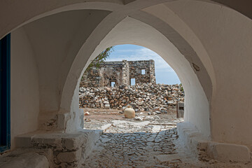Fototapeta na wymiar Eingang zum Kastell im Dorf Chora, Insel Astypalea, Griechenland