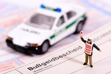 Bußgeldbescheid und Strafzettel von der Polizei