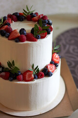 cheesecake with berries