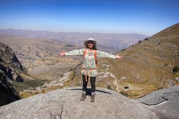 Fototapeta premium Hiking on the beautiful Laguna Churup trail, Huascaran National Park, Huaraz, Peru