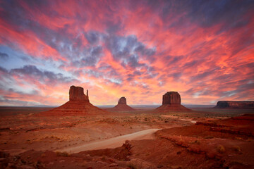 Beautiful Monument Valley Landscape Showing the Famous Navajo Buttes - obrazy, fototapety, plakaty