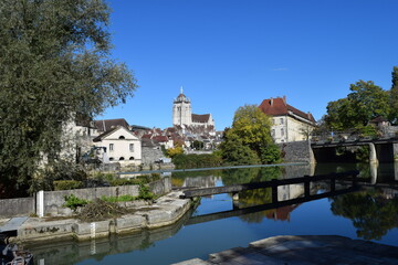 Fototapeta na wymiar River le Doubs; France; Dole