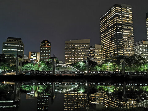 Night view of buildings on marginal and river pinheiros