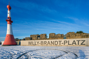 Winterliches Foto der Seestadt Bremerhaven im Schnee.