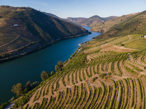 Douro Valley near Peso da R&eacute;gua