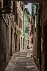 Fototapeta na wymiar Narrow alley in Koper, Slovenia