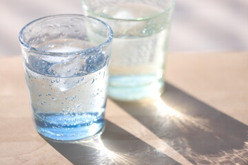 水の入ったグラス