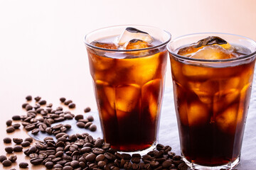 アイスコーヒーとコーヒー豆