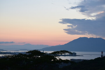 朝焼けの桜島