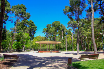Fototapeta premium kiosk in the middle of a park