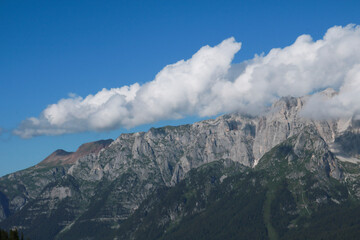 Bellissima vista sulle montagne dal rifugio 5 laghi in Trentino, viaggi e paesaggi in Italia