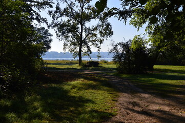 Park Sacrow am Fluss Havel, Potsdam, Brandenburg
