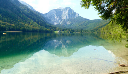 Vorderer Langbathsee am Fuße des Höllengebirges im Salzkammergut, Österreich