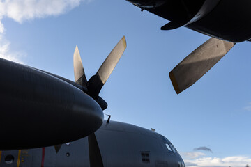 armée militaire arme soldat defense avion helices