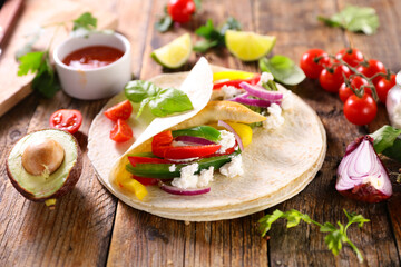 fajita with vegetable and chicken