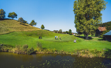 Golf-Flight beim Lochspiel  auf einem Parkland-Course