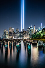 9-11 Memorial Lights from Brooklyn - obrazy, fototapety, plakaty