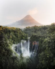 Zelfklevend Fotobehang Prachtige Tumpak Sewu-watervallen, Indonesië © rawpixel.com