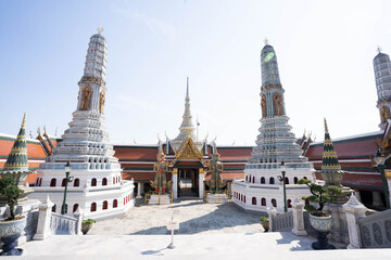 Fototapeta premium Beautiful temple of the Emerald Buddha, Wat Phra Kaew Wat is a famous tourist destination of Bangkok.