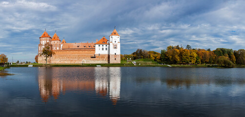 Fototapeta na wymiar Mir castle in Belarus