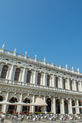 Obraz premium discovery of the city of Venice and its small canals and romantic alleys