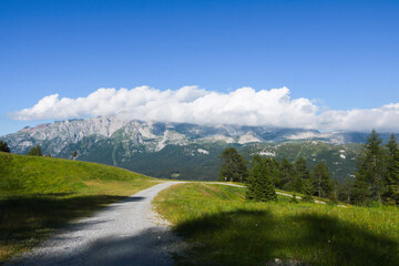 Bellissima vista panoramica dal sentiero che porta al rifugio 5 laghi in Trentino, viaggi e...