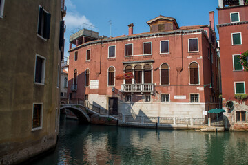 discovery of the city of Venice and its small canals and romantic alleys