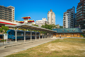 Naklejka premium Xinbeitou historic station in Taipei, Taiwan. Translation: Xinbeitou.