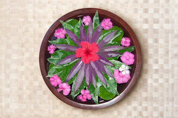 Obraz na płótnie Canvas Ornately decorated exotic flower bowl, close-up.